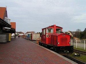 Inselbahn_Langeoog_Lok2_3_04012005_kl02
